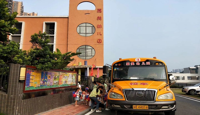 幼兒園校車嚴重超載，該如何進行校車管理？